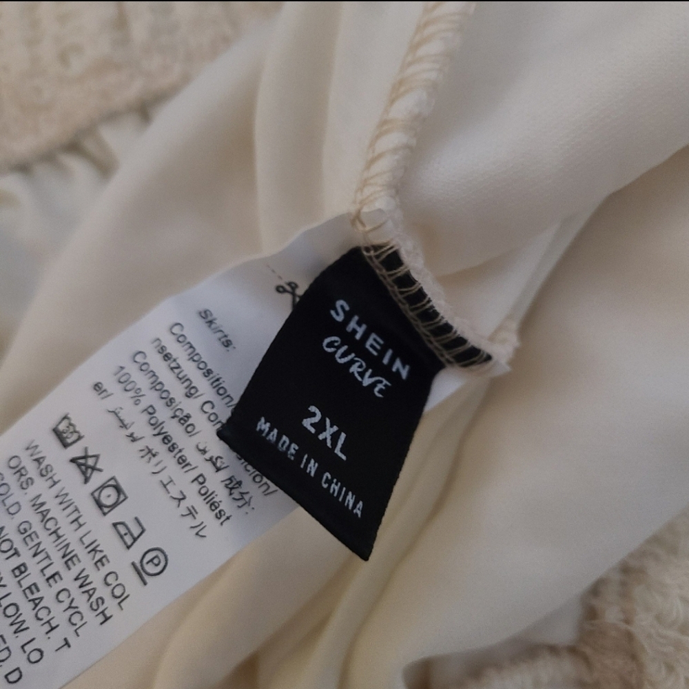 Cream Knit Shorts - Picture 2 of 5